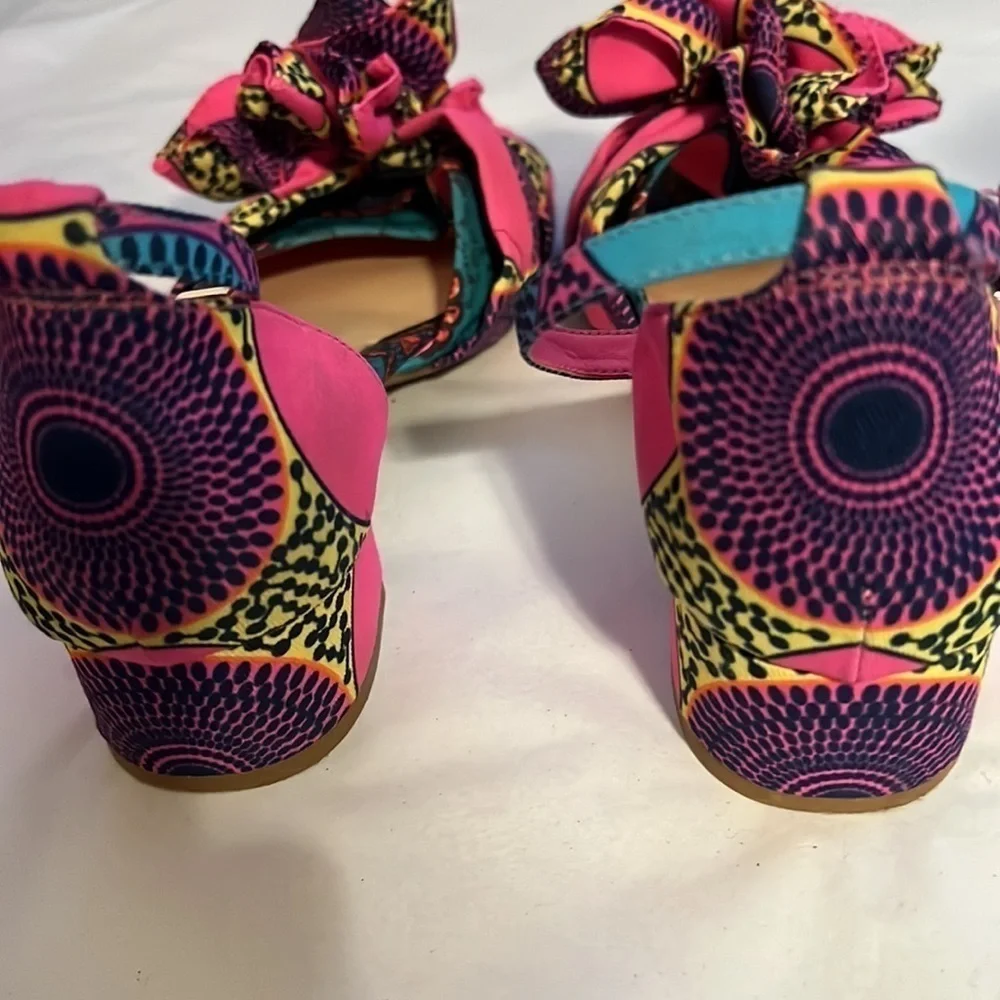 Gianni Bini GB colorful‎ fabric girl’s shoes ankle strap left Sz 5 right Sz 4